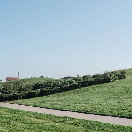 Bourg T3 Avec Piscine 公寓 *