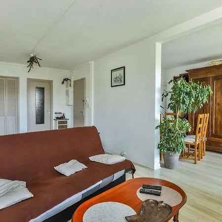 Bourg T3 Avec Piscine 公寓 *